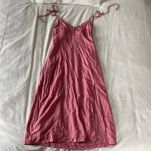 ABERCROMBIE PINK DRESS. SIZE SMALL